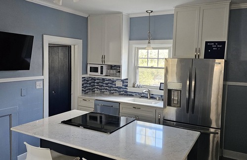 Watertown Haus | Modern well stocked with all the comforts of home and a special promo on now!