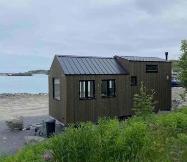 Moskenes Wohnung | Moderne minihus ved havet