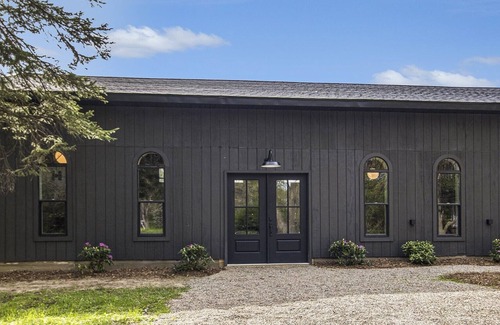 Whittaker Haus | Moeder's: Accommodations and Event Space