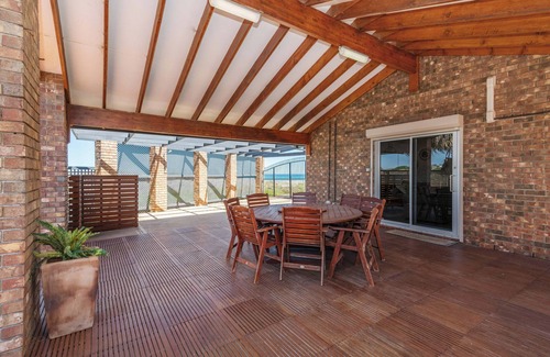 Moana Haus | Moeys: Perfect Beachfront Escape for Family Gatherings or Friends’ Getaways