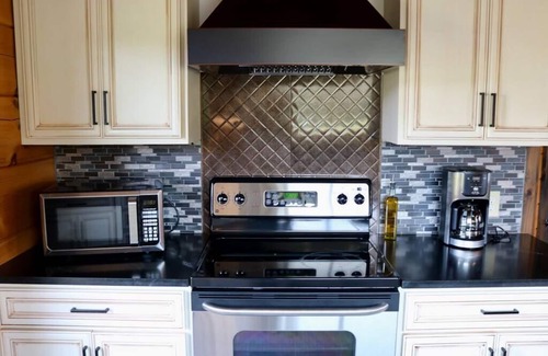 Blissfield Haus | Mohican Haven Lodge.