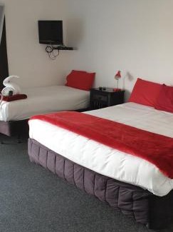 Mokau Hotel | Mokau Motels
