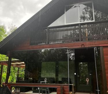 Etelainen Haus | Mökkituulos, beds for 4 One big bedroom, two beds separated with a big wardrobe