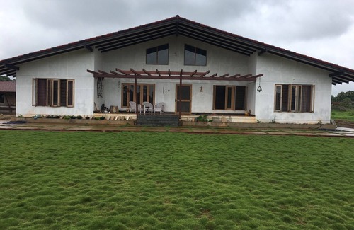 Khanapur Sonstige | Tante-Emma-Hausaufenthalt (A)