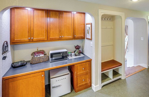 Milton-Freewater Hütte | Mongata Winery Retreat: Hot Tub, On-Site Tastings!