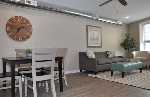 Bridgman Hotel | Das Hotel liegt in der Innenstadt von Bridgman in der Nähe von Stränden, Weingütern und Brauereien