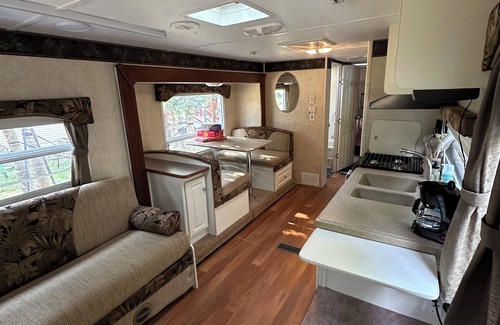 Babb Haus | Montana Moon Camper #1 on the Lake