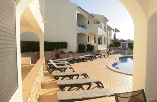 Carvoeiro Wohnung | Luxus & geräumige 2-Bett-Wohnung im Zentrum von Carvoeiro (sehr nahe am Strand)