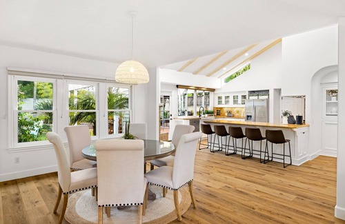 Montecito Haus | Gehen Sie von dieser üppigen und abgelegenen Oase zum Strand und zur Coast Village Road!