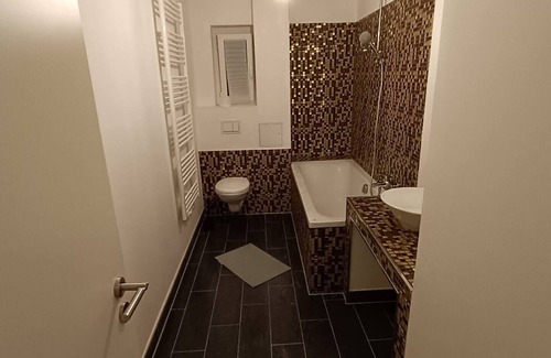 Zeitz Wohnung | Monteurwohnung – 3 Zimmer für 8 Personen au2