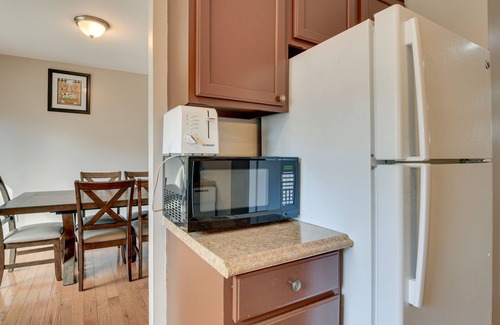 Montgomery Village Haus | Montgomery Village Townhome w/Patio: 27 Mi to DC!