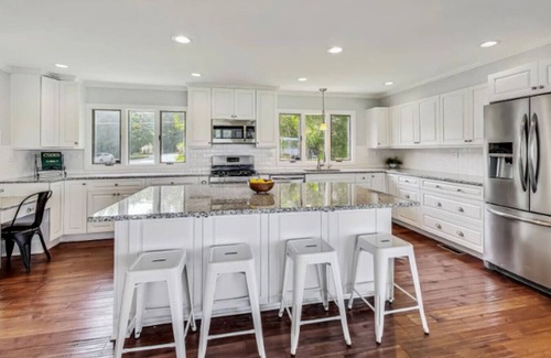 Ingleside Haus | Monthly and Seasonal Luxury Lakefront 5 bed 5.5 bath Estate with Private Beach