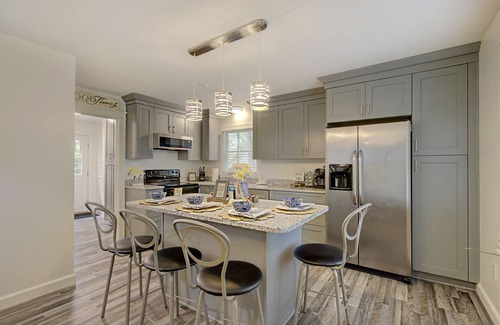 Dutton Haus | Monthly discount- beautiful house, Gloucester VA