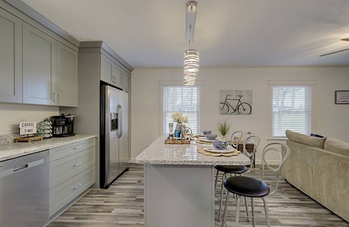 Dutton Haus | Monthly discount- beautiful house, Gloucester VA