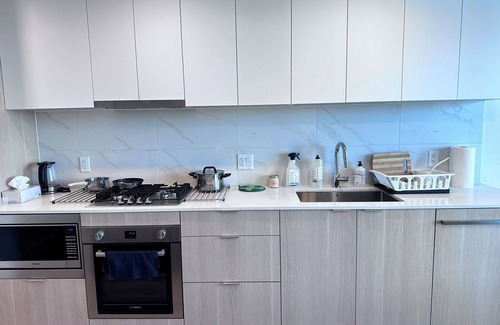 Burnaby Wohnung | Monthly stay/Relocation Special near Lougheed Mall & SFU