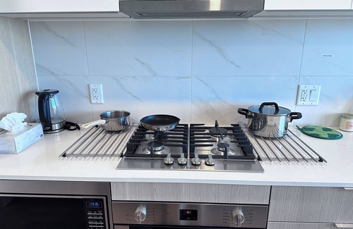 Burnaby Wohnung | Monthly stay/Relocation Special near Lougheed Mall & SFU