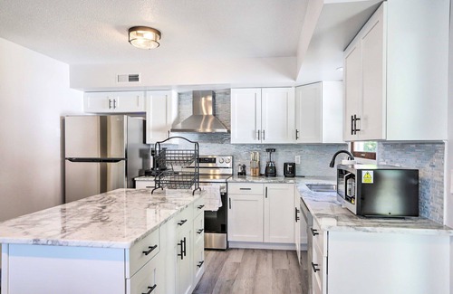 Bedford Eigentumswohnung | Monthly Toledo Rental Cozy 2BR Near Shops, Garde