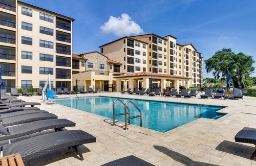 Montverde Eigentumswohnung | Montverde Condo w/ Pool Access & Lake Views
