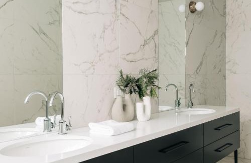 Richmond Haus | Moody Luxury Home in the Wine Region