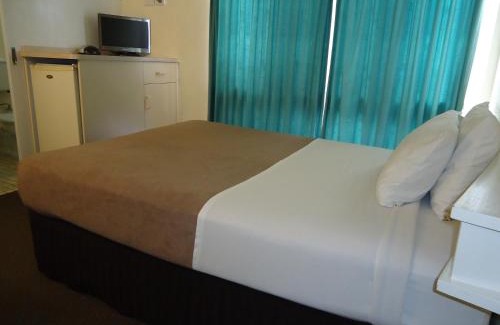 Innisfail Hotel | Moondarra Motel