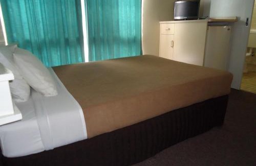 Innisfail Hotel | Moondarra Motel