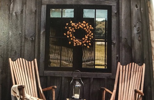 Rigby Hütte | Moonlight Cottage—Sleeps 5 or 6