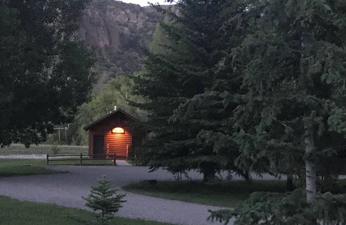 Rigby Hütte | Moonlight Cottage—Sleeps 5 or 6