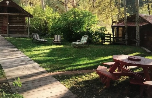 Rigby Hütte | Moonlight Cottage—Sleeps 5 or 6