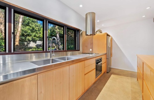 Point Lookout Haus | Moonshine Beach Shack by Discover Stradbroke