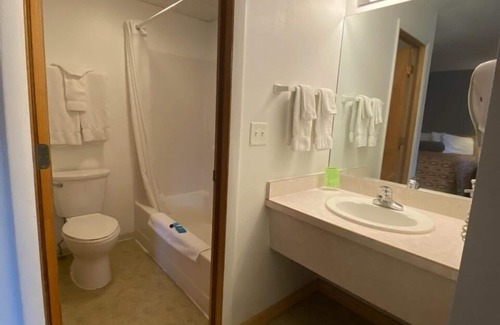 Cody Hotel | Moose Creek Lodge & Suites