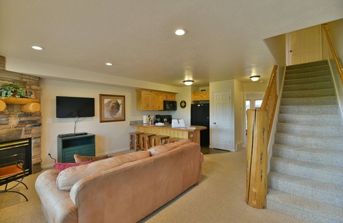 Eden Eigentumswohnung | Elch-hohle Eigentumswohnung bei Wolf Creek Utah Resort nahe Pineview Reservoir, Powder Mountain und Snowbasin