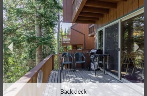 Brian Head Eigentumswohnung | Moose Manor-Giant Steps Lifts and Lodge is directly across from this Condo.