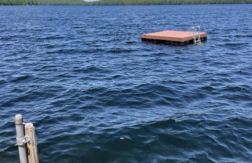 Sebago Haus | MOOSEY ON INN LIMIT 8 cottage