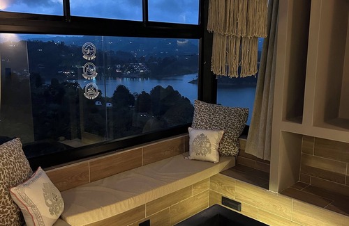 El Penol Kabine | MORITZ BY MONTE GANDOLFO - LUXURY CABIN - JACUZZI - VIEW - ROMANTIC EXPERIENCES