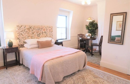 Parkside Hotel | Morrill Mansion Inn | 4 | Self Check In | Parking