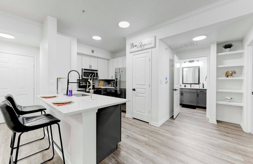 Financial District Wohnung | Mosaic 2Br/2Ba Apt in DTAT