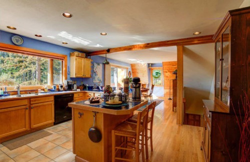 Columbia Falls Bed & Breakfast | Moss Mountain Inn