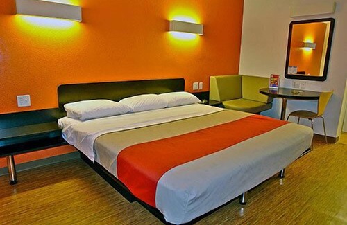 Canyon Acres Hotel | Motel 6 Albuquerque, NM - Northeast