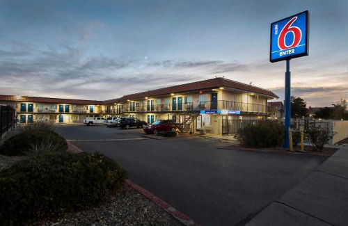 Northeast Heights Hotel | Motel 6-Albuquerque, NM - Carlisle