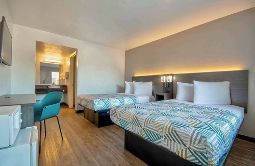 Northeast Heights Hotel | Motel 6 Albuquerque, NM - Carlisle