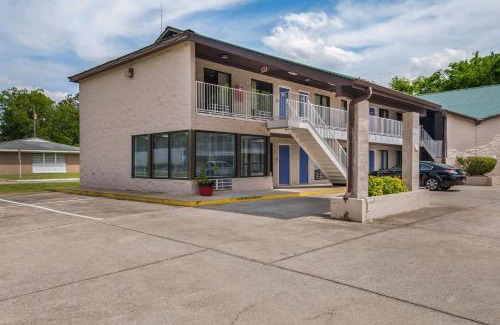 Gadsden Hotel | Motel 6-Attalla, AL