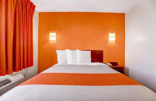 Pomerene Hotel | Motel 6-Benson, AZ