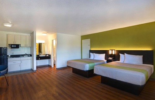 Cocoa Beach Hotel | Motel 6 Cocoa Beach, FL