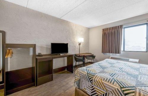 Elk Grove Village Hotel | Motel 6-Elk Grove Village, IL - O'Hare