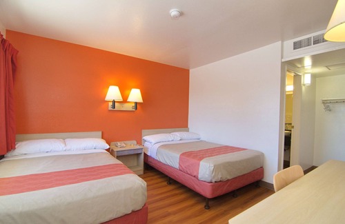 Indio Hotel | Motel 6 Indio, CA - Palm Springs