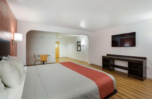 Suwanee Hotel | Motel 6-Suwanee, GA - Gwinnett Center