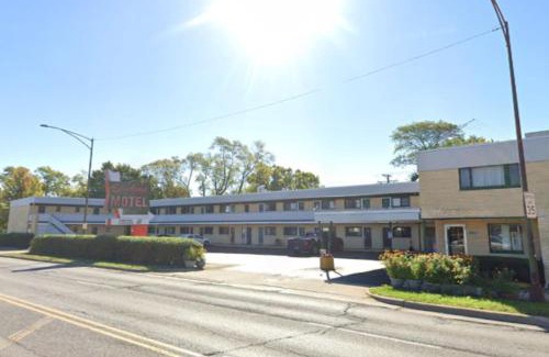 Wildwood Hotel | Motel Edgebrook Chicago North Shore By Oyo