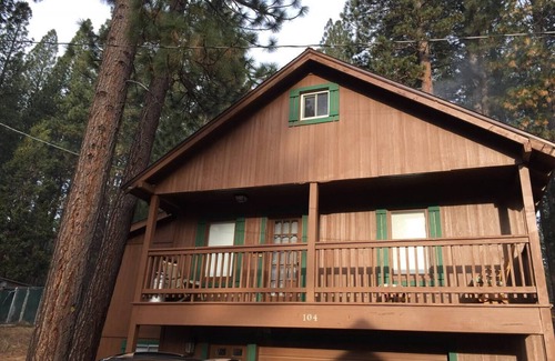 Calpine Kabine | Mountain Cabin with WiFi. Enjoy this quiet small-town retreat