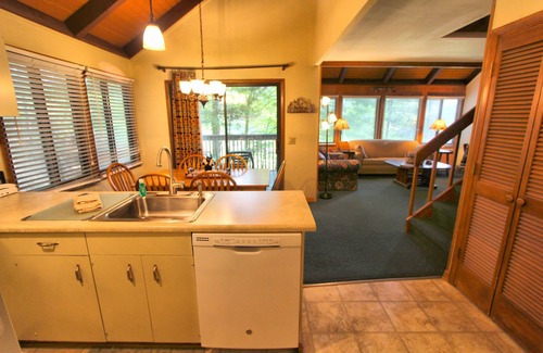 Marble Hill Eigentumswohnung | Mountain Condo w/ Deck & Fireplace