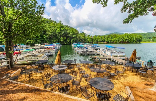 Marble Hill Eigentumswohnung | Mountain Condo w/ Deck & Fireplace